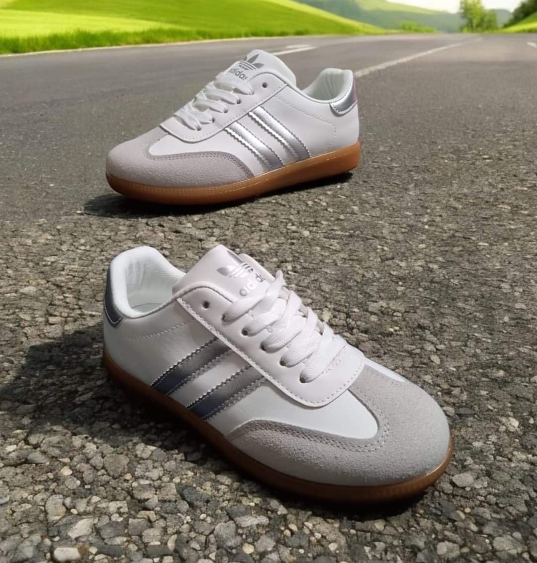 zapatilla estilo adidas